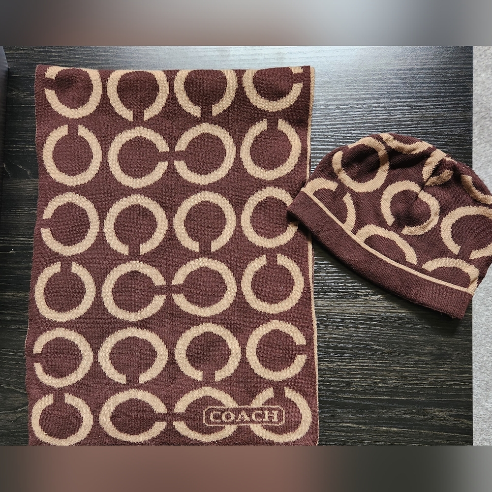 Coach scarf and hat. Brown